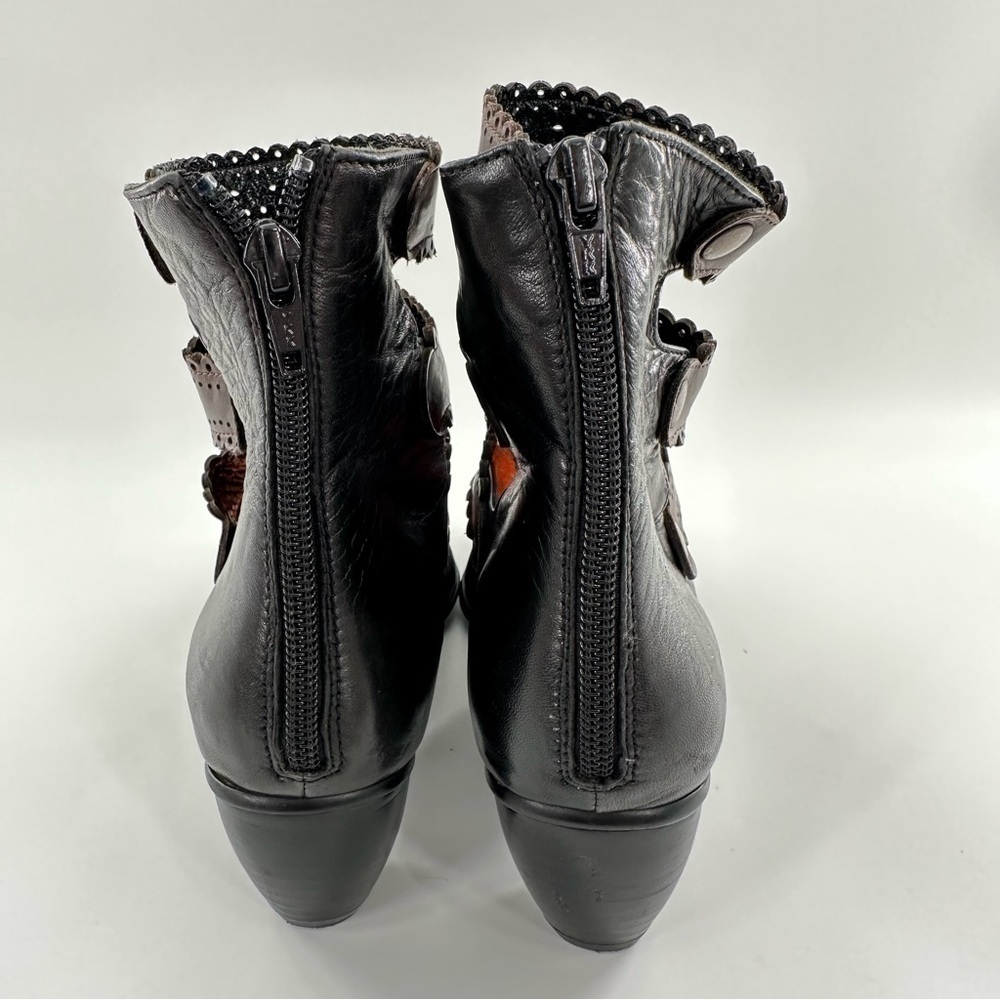 Anthropologie Everybody Chiseled Doily 41
Black Brown leather Filigree Boots - Picture 4 of 12